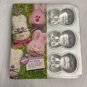 Wilton mini bunnies cake pan